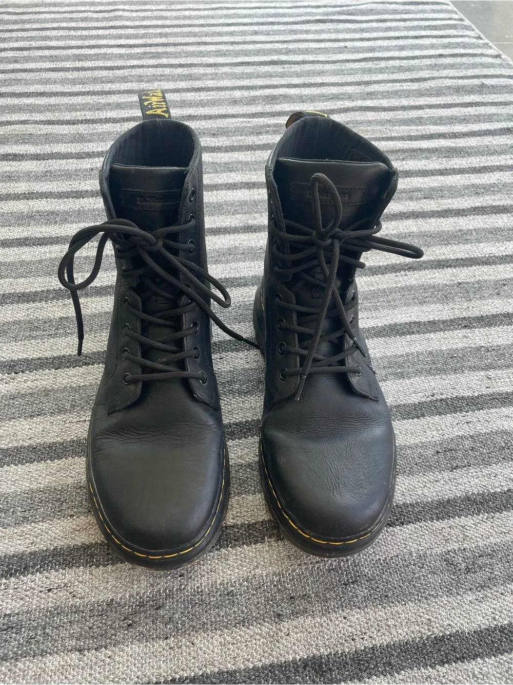 Doc Martens Black Leather Combs Combat Boots - Men's 9 (42 EU)
